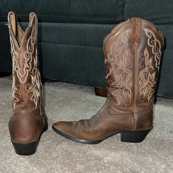 Ariat Women’s western boots - Picture 6 of 15